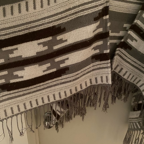 ๐ Express Gray Aztec Poncho ๐ - Picture 2 of 4